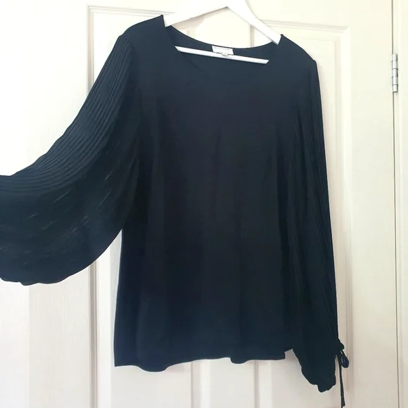 Witchery Black Top with flowy sheer sleeves Size XL - Picture 1 of 8